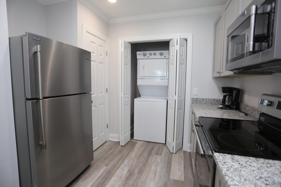Condo, 1 King Bed with Sofa bed (Beach Destiny) | Private kitchen