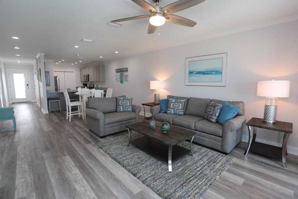 Condo, 1 King Bed with Sofa bed (Beach Destiny) | Living area