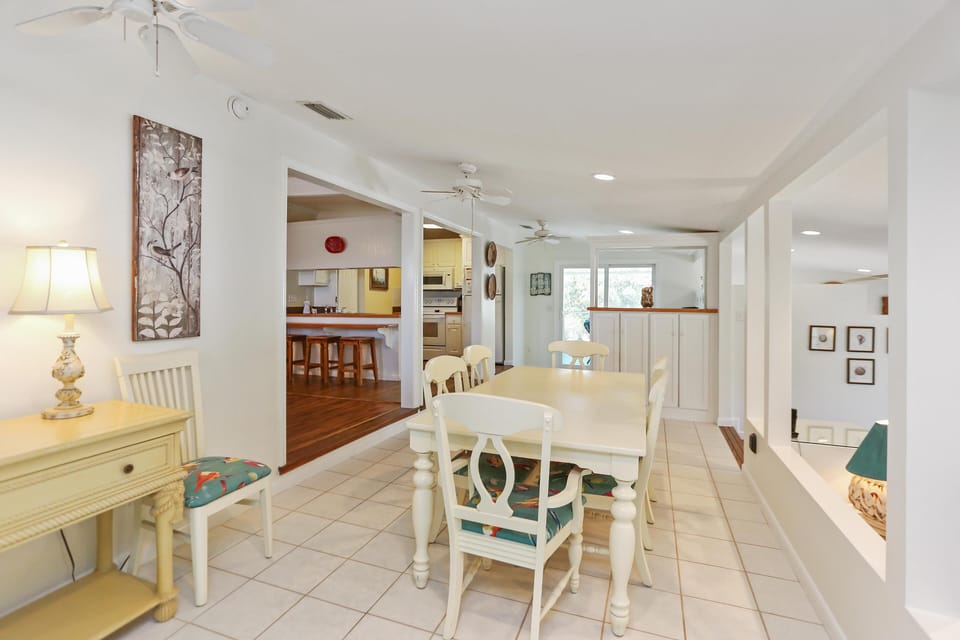 House, Multiple Beds (Cape Haus) | Dining