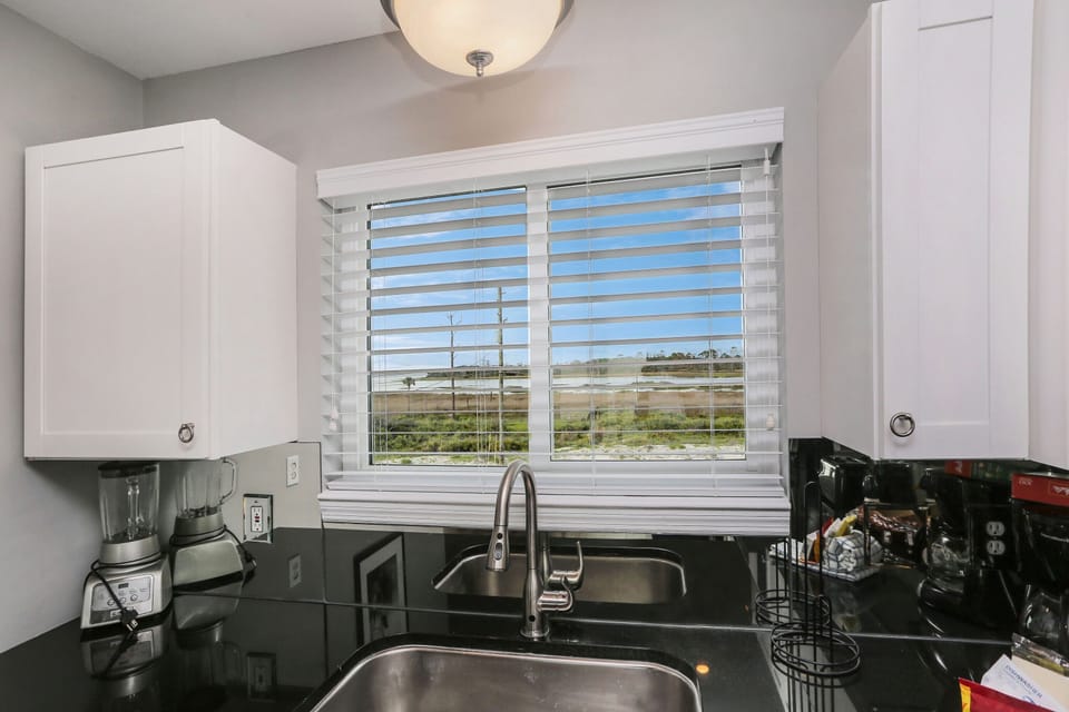 House, Multiple Beds (Dolphin Watch) | Private kitchen