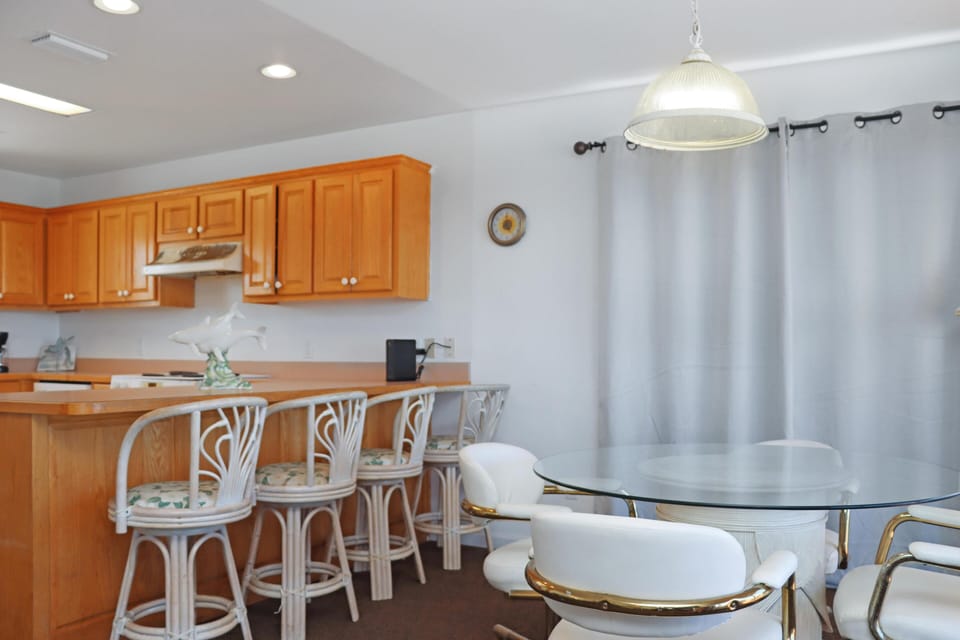 House, Multiple Beds (Flamingo Dunes) | Dining