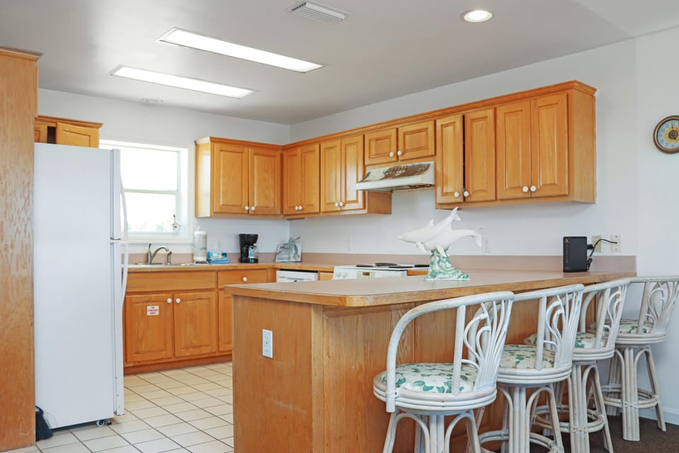 House, Multiple Beds (Flamingo Dunes) | Private kitchen