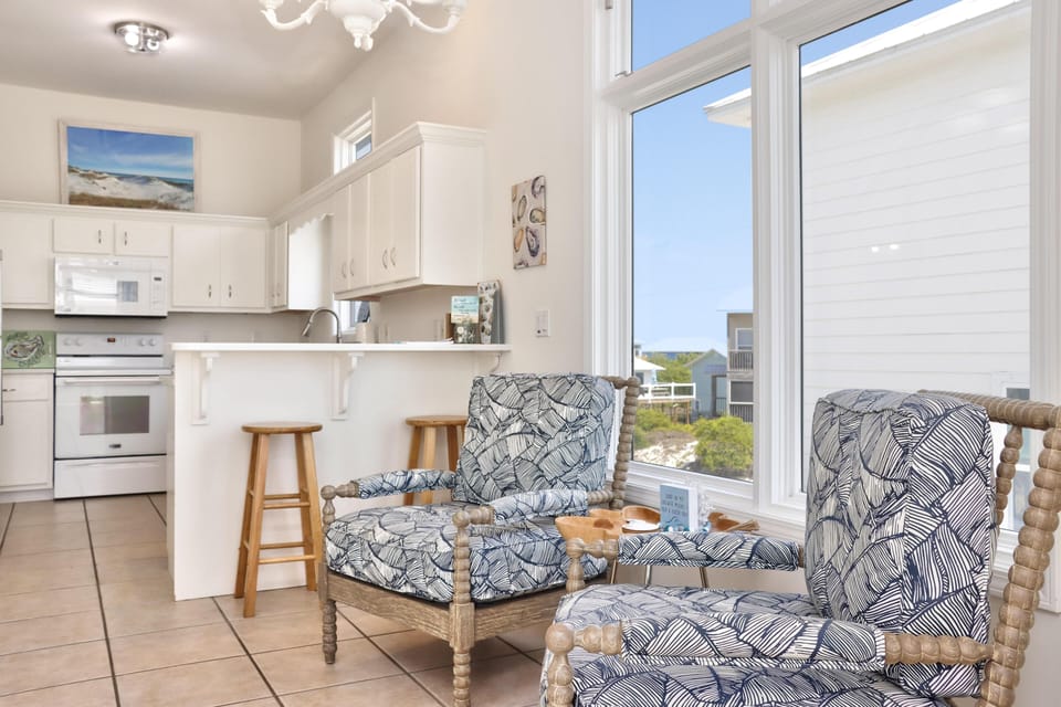 House, Multiple Beds (La Mer) | Private kitchen