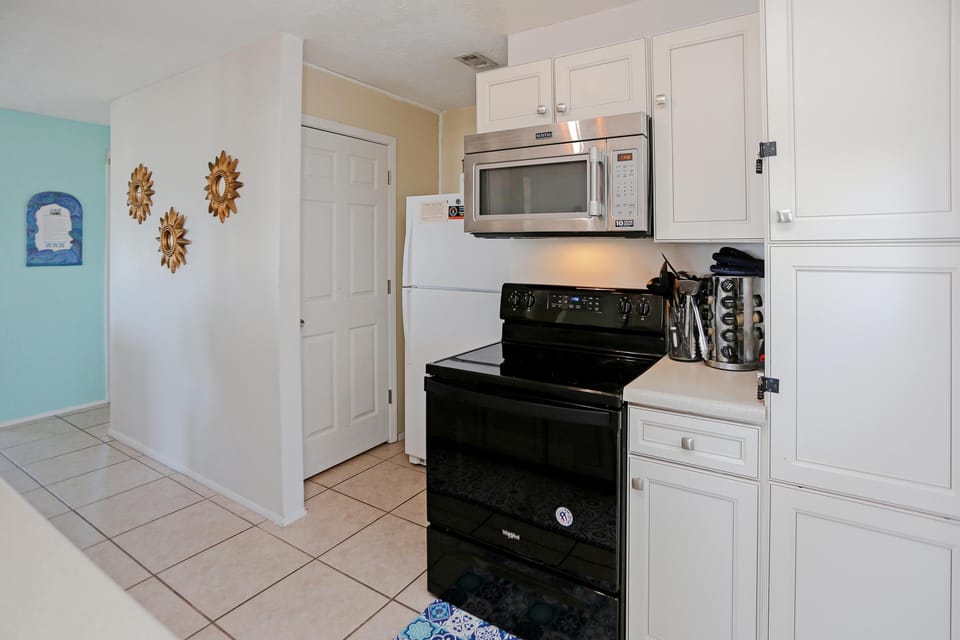 House, Multiple Beds (Pelican Bend) | Private kitchen