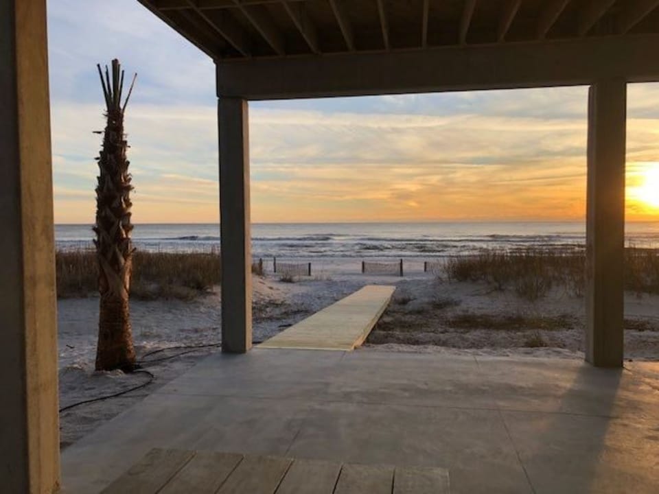 House, Multiple Beds (Shore Looks Good) | Exterior