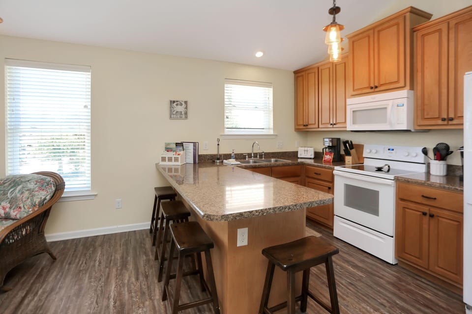 House, Multiple Beds, Beach View (Sweet Destiny) | Private kitchen