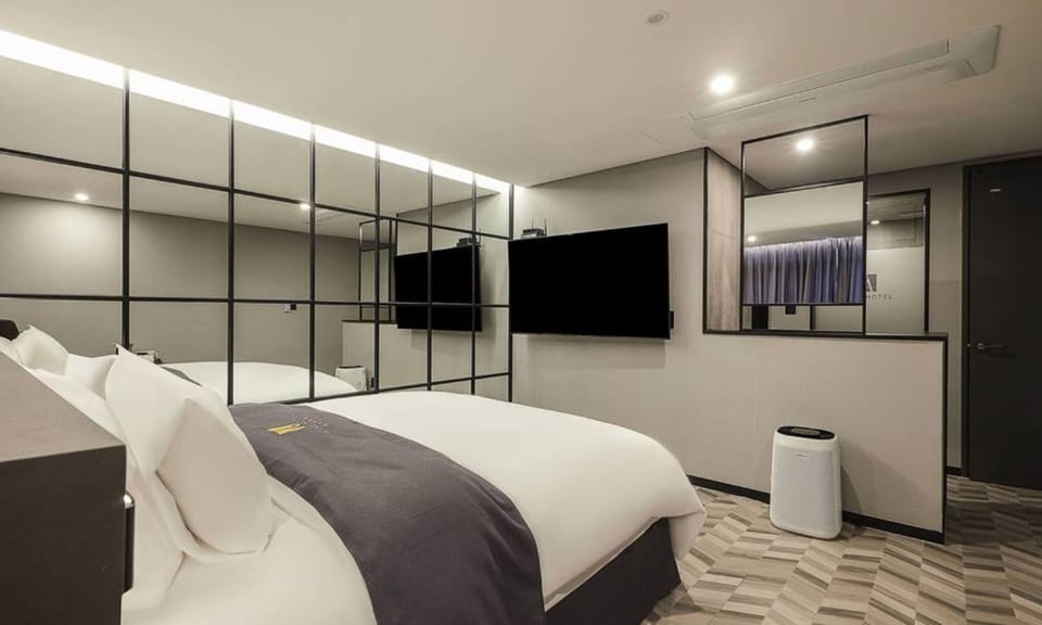 Deluxe Double Room | Individually decorated, individually furnished, free WiFi, bed sheets