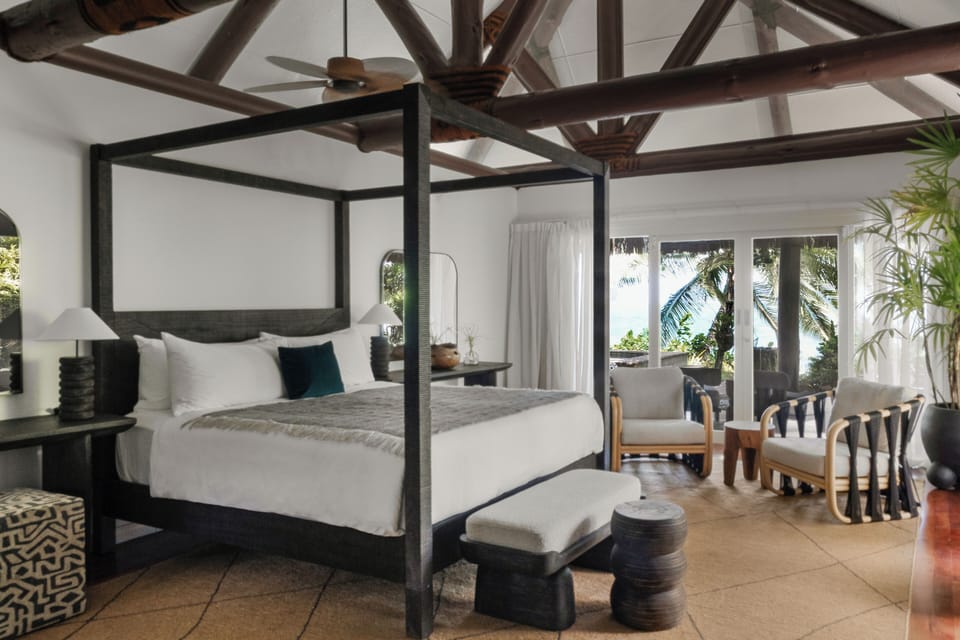Beachfront Spa Suite | Premium bedding, minibar, in-room safe, desk