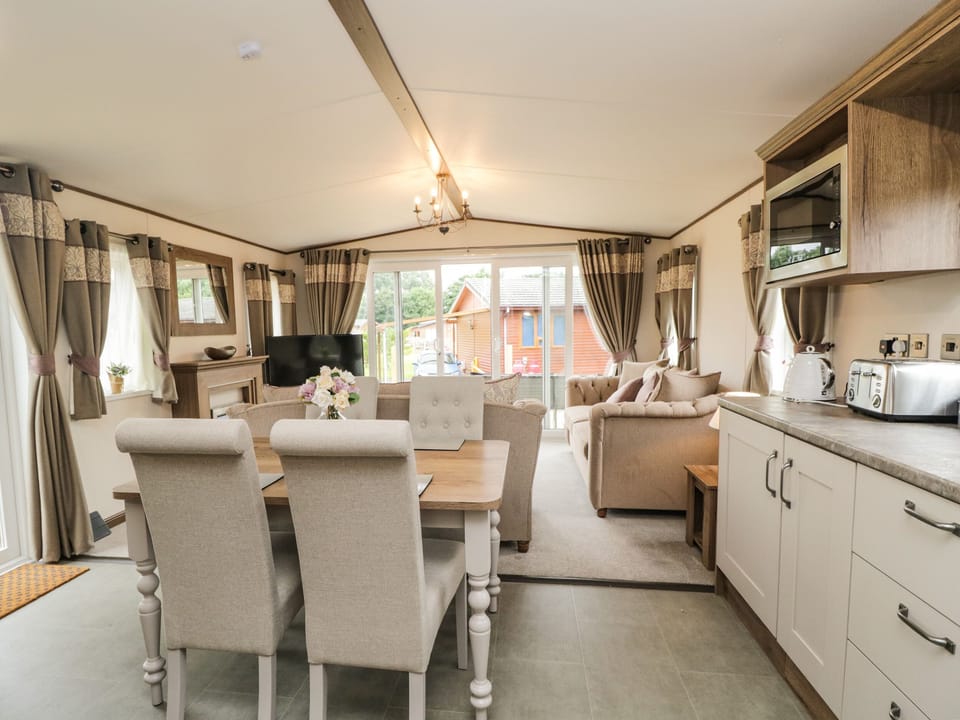 Cottage | Private kitchen | Fridge, microwave, dishwasher, electric kettle