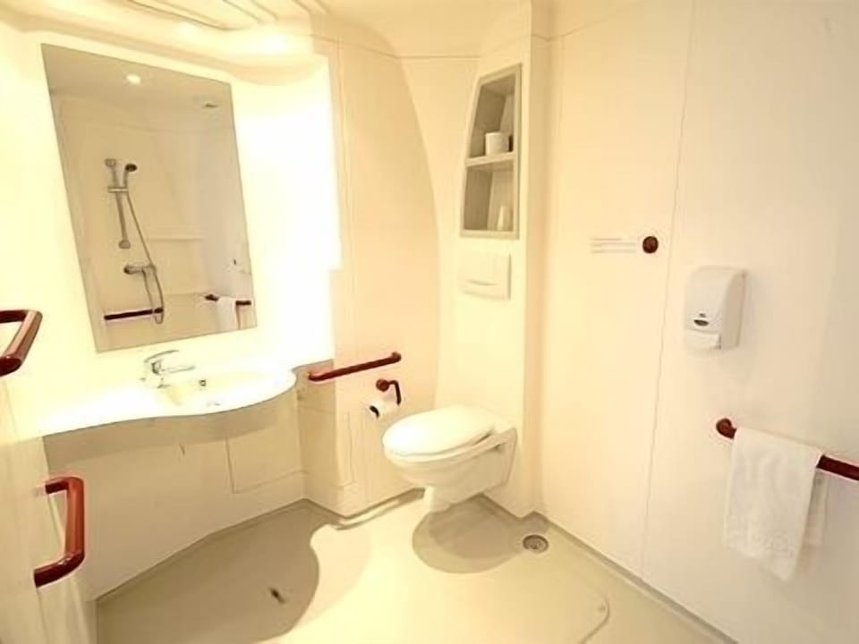 Hair dryer, towels
