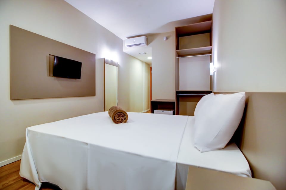 Standard Room, 1 Double Bed | 1 bedroom, minibar, desk, laptop workspace