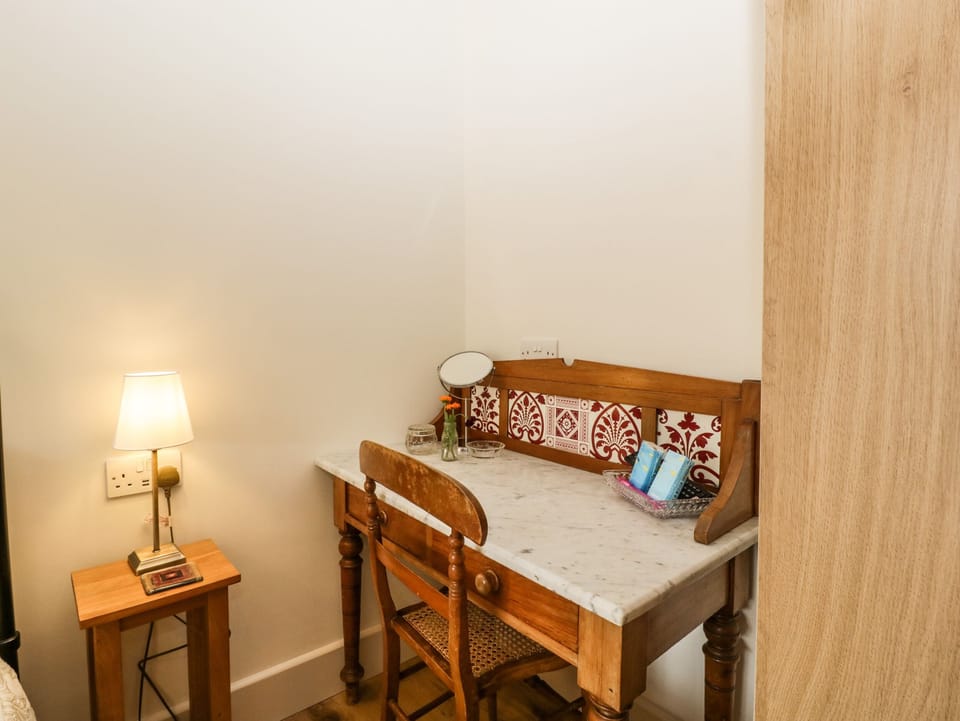 Cottage | 2 bedrooms, individually decorated, individually furnished, free WiFi