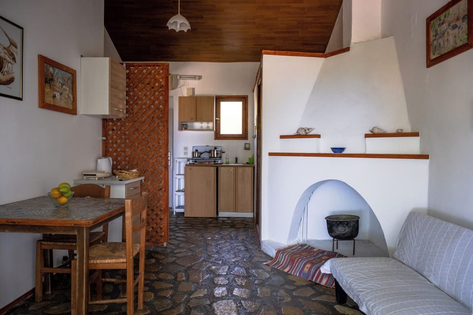 House, 1 Bedroom, Smoking, Balcony | Living area