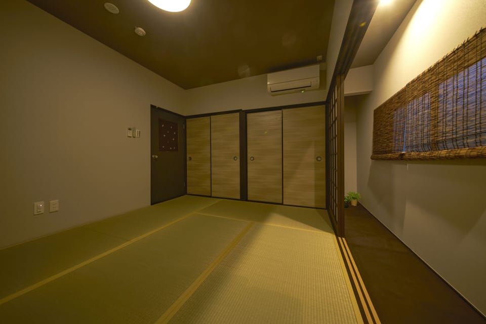 Family Room, Non Smoking | Blackout drapes, WiFi (free), bed sheets