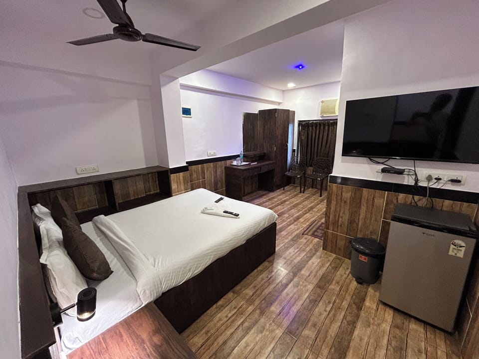 Studio | In-room safe, desk, free WiFi, bed sheets