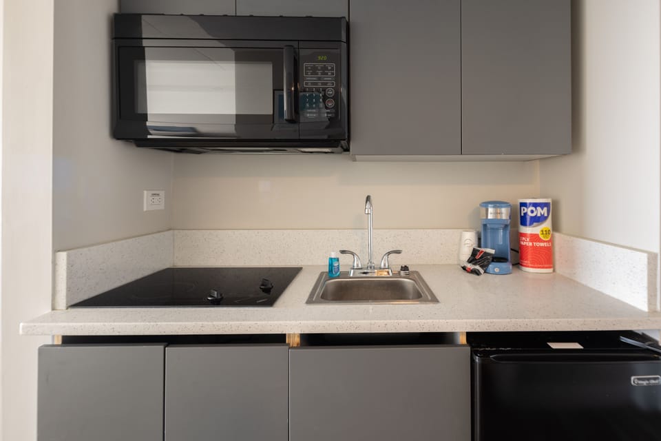 Classic Studio Suite, 2 Double Beds, Balcony, Ocean View | Private kitchen | Mini-fridge, microwave, coffee/tea maker