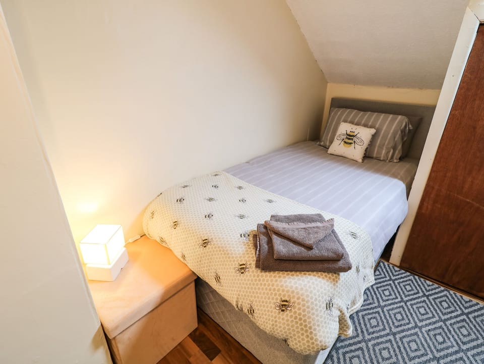 Cottage | 3 bedrooms, individually decorated, individually furnished, free WiFi