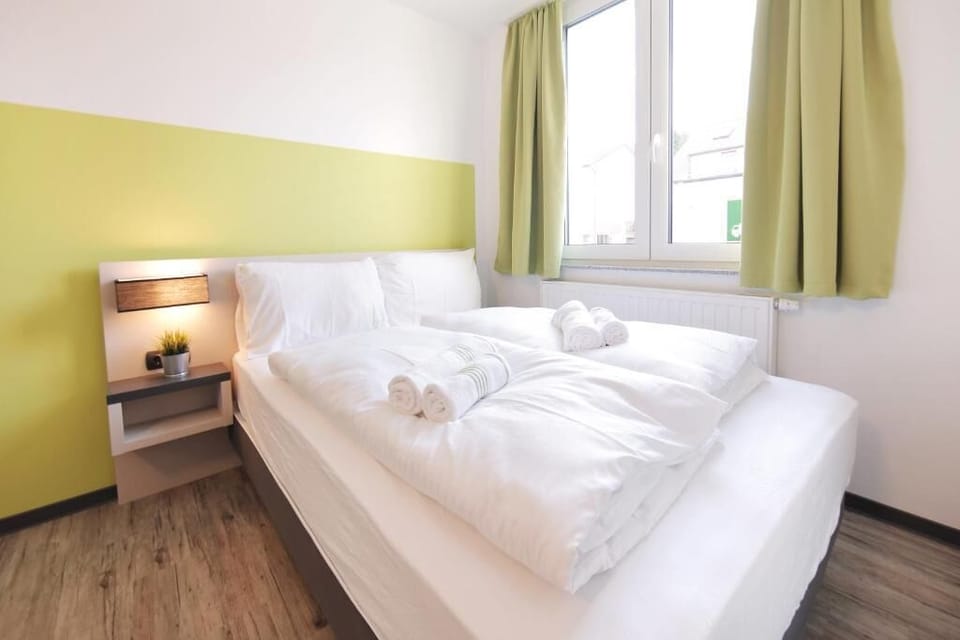 Basic Double Room | Desk, free WiFi, bed sheets