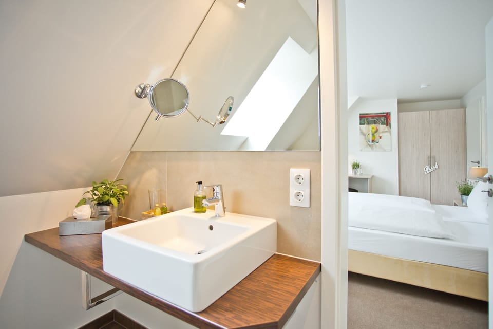 Standard Double Room, 1 Double Bed | Bathroom | Shower, free toiletries, hair dryer, bathrobes
