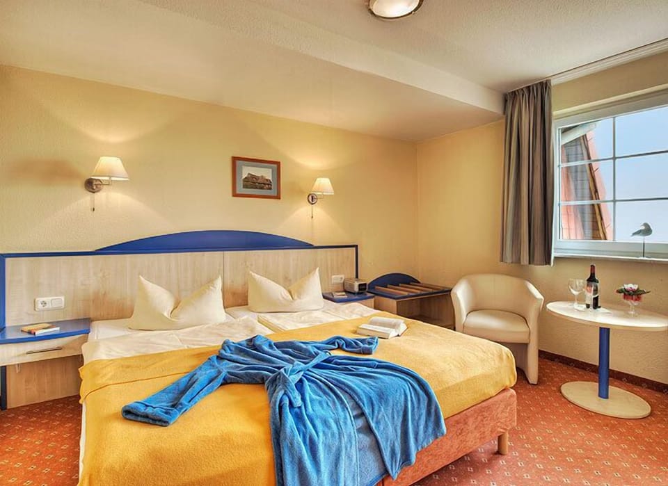 Desk, free WiFi, bed sheets