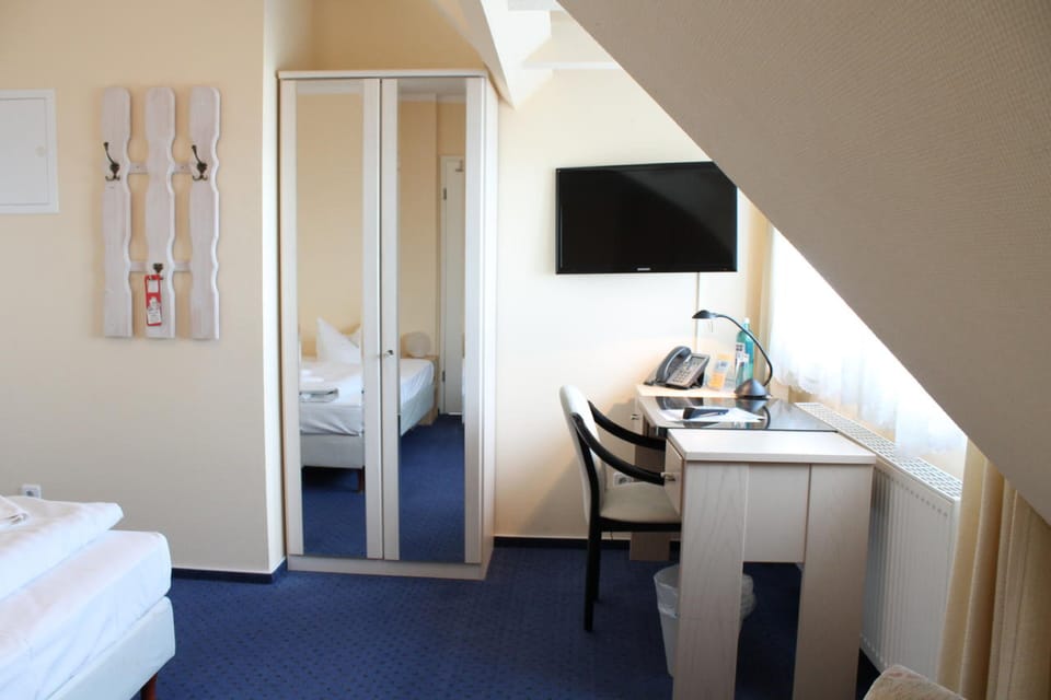 Single Room | Free cribs/infant beds, free WiFi, bed sheets