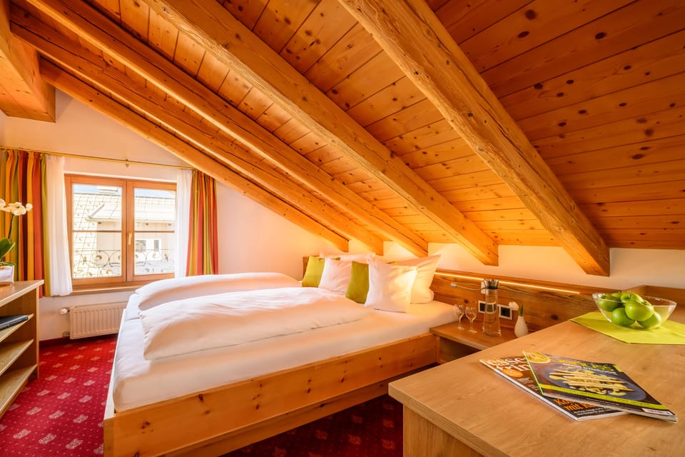 Comfort Double Room, 1 King Bed with Sofa bed | 1 bedroom, hypo-allergenic bedding, minibar, in-room safe