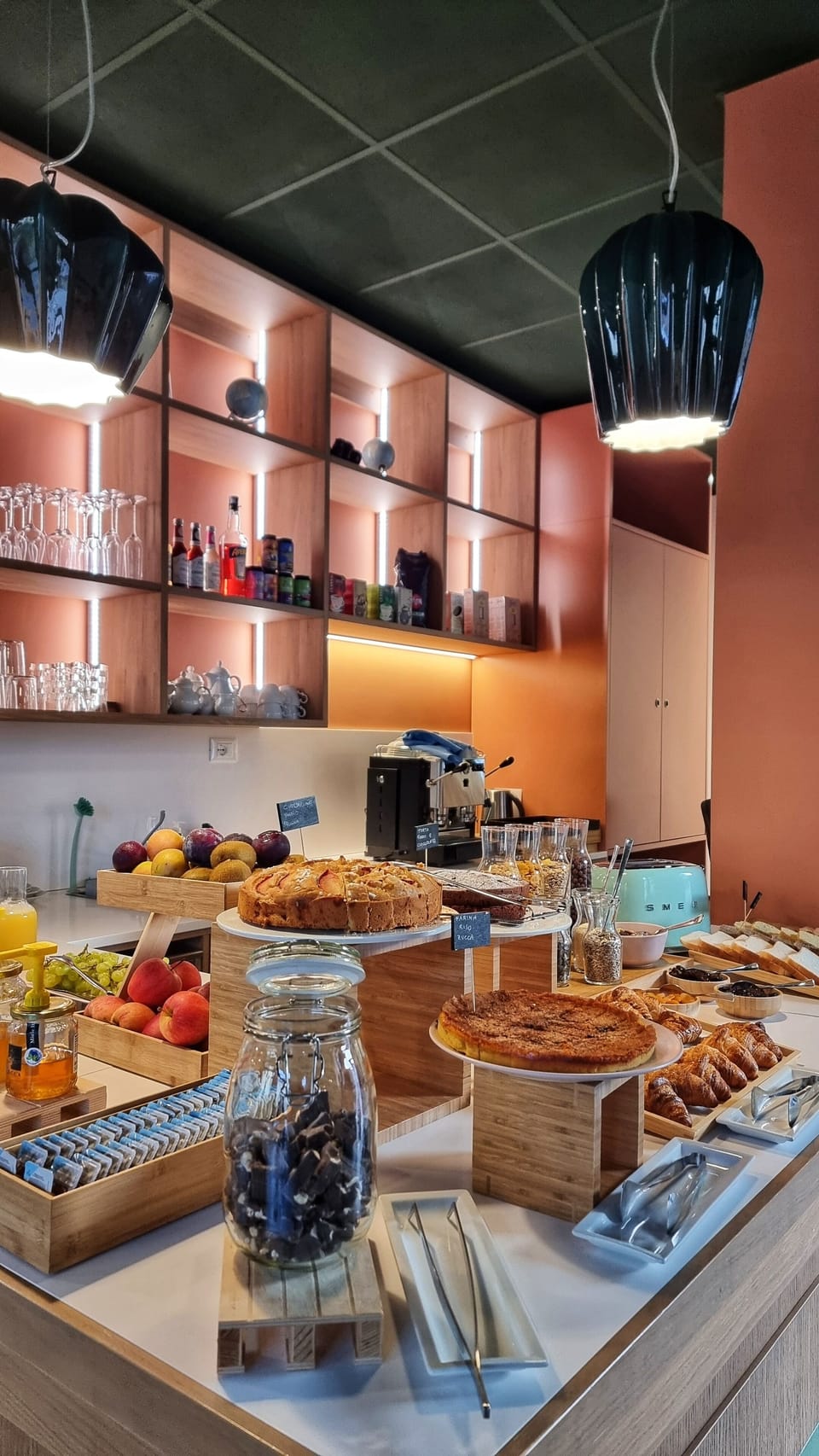 Daily buffet breakfast for a fee