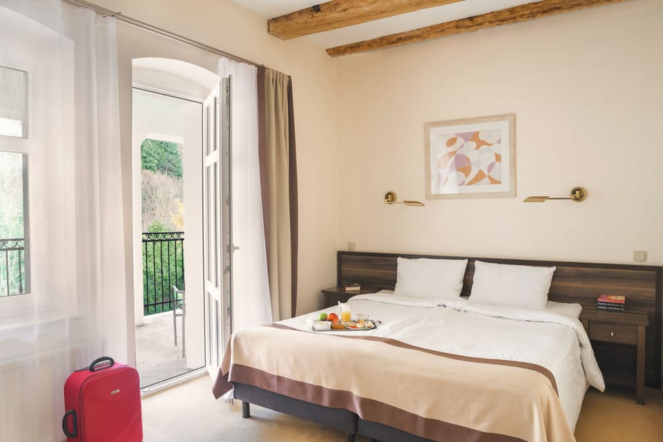 Standard Double or Twin Room | Premium bedding, desk, free cribs/infant beds, rollaway beds