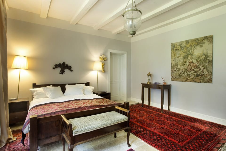 Apartment | Hypo-allergenic bedding, individually furnished, desk, blackout drapes