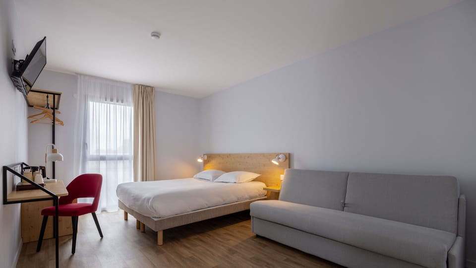 Family Quadruple Room | Premium bedding, desk, laptop workspace, soundproofing
