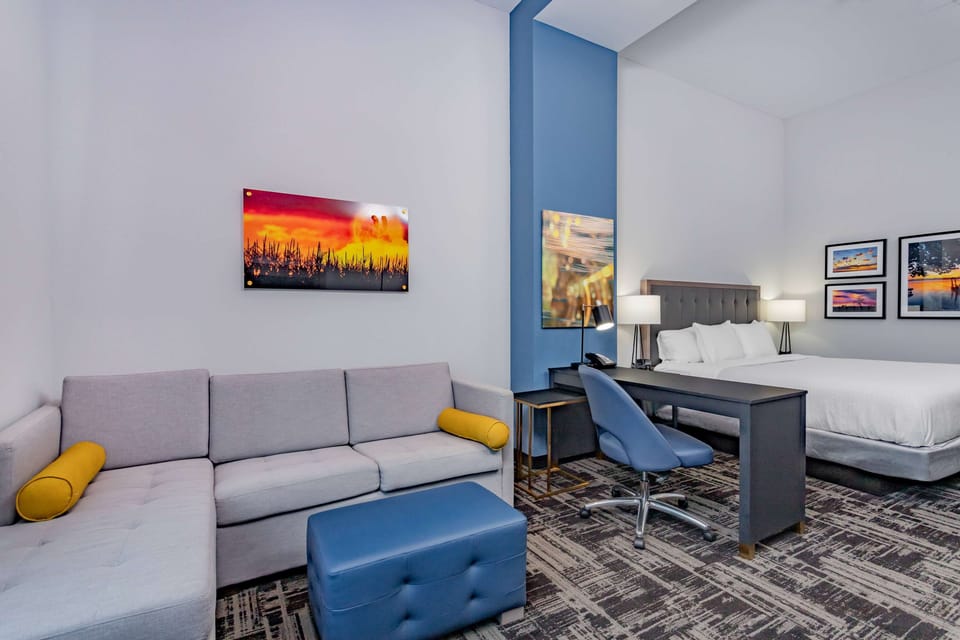 Studio Suite, 1 King Bed, Non Smoking | Pillowtop beds, desk, laptop workspace, blackout drapes