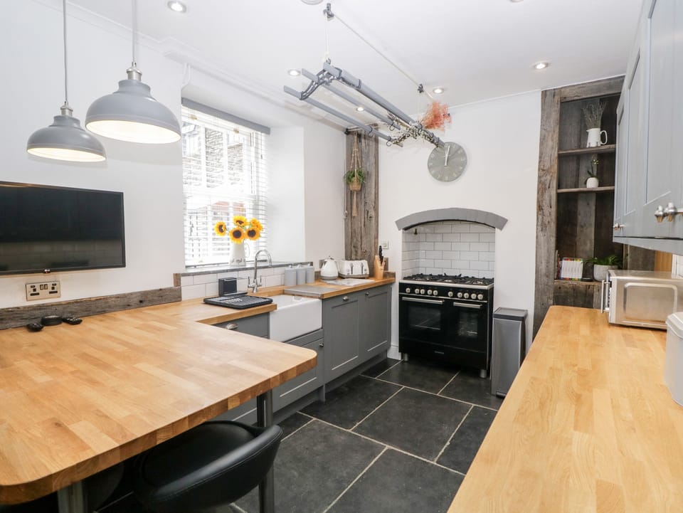 Cottage | Interior