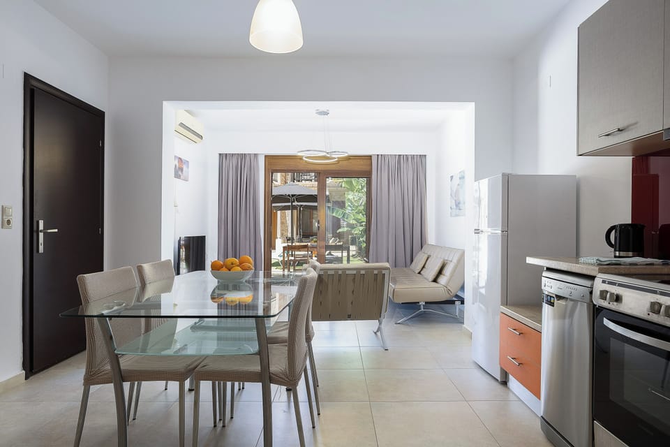 Suite | Private kitchen | Fridge, microwave, stovetop, dishwasher