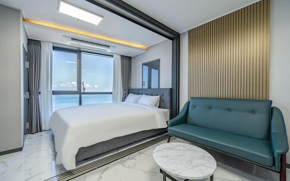 First Ocean Double | Desk, free WiFi, bed sheets