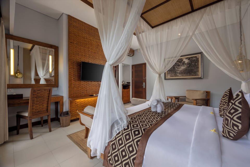 Suite Room with Valley View | Premium bedding, Select Comfort beds, free minibar items, in-room safe