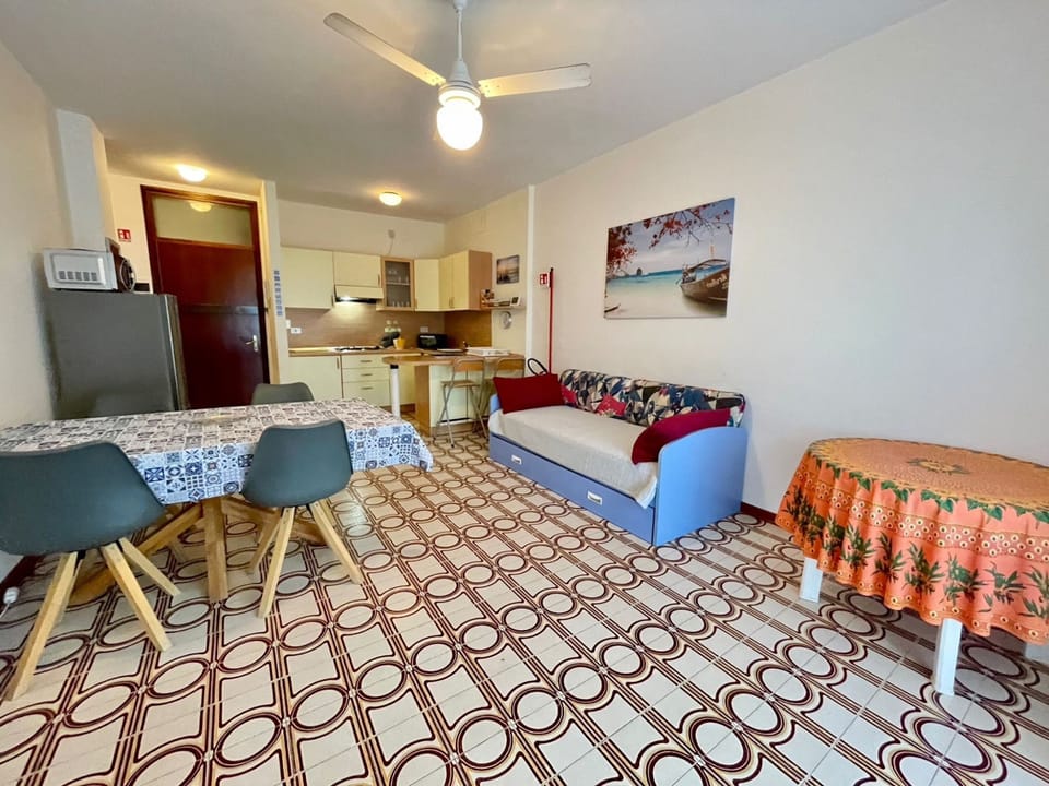 Apartment, 1 Bedroom, Balcony, Pool View | Living area