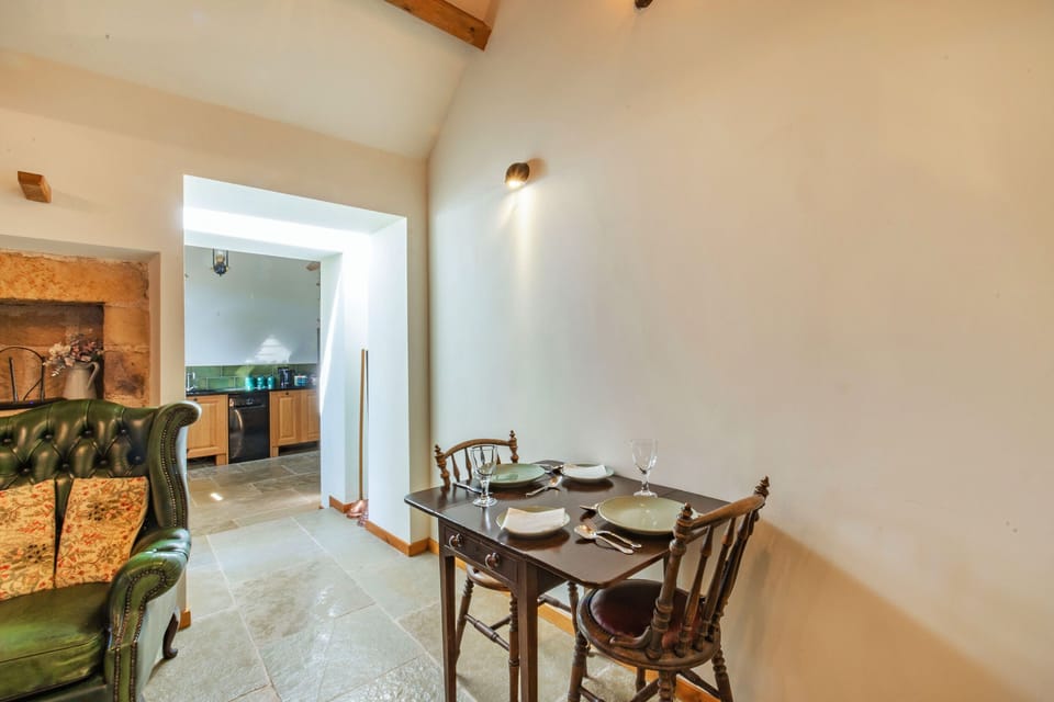 Cottage | Dining