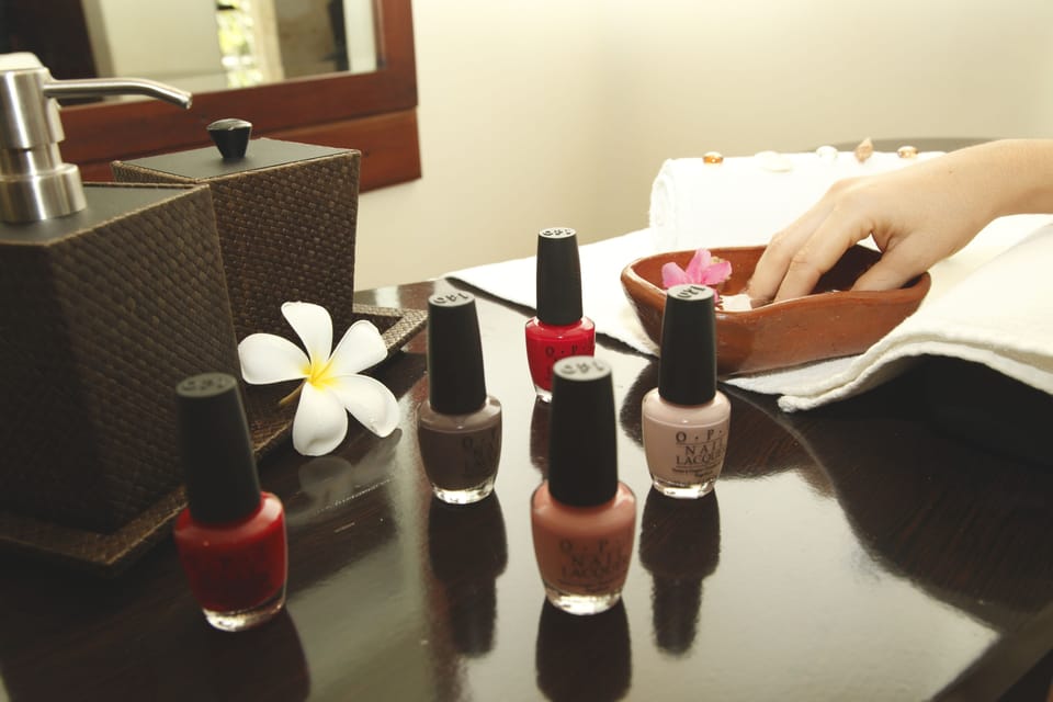 Body treatments, aromatherapy, hot stone massages, deep-tissue massages