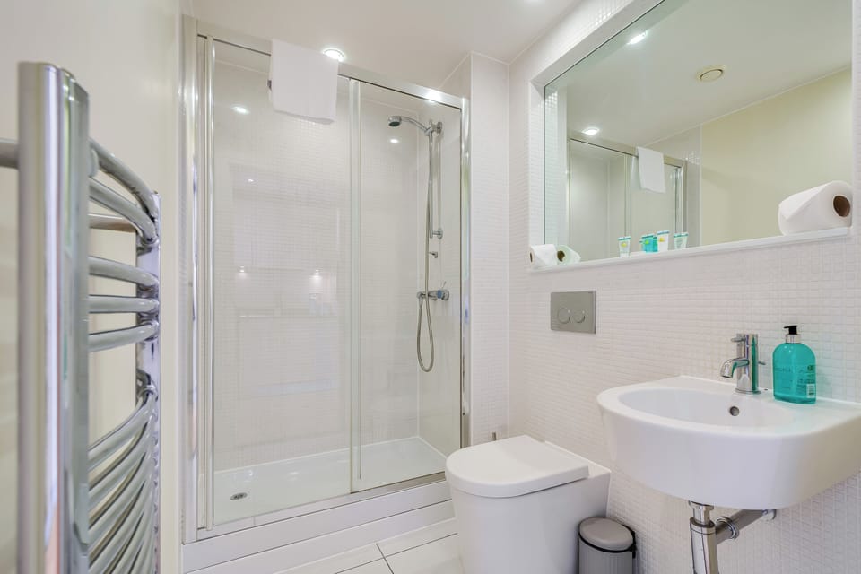 Two Bedroom Apartment in Canary Wharf Apartment in London