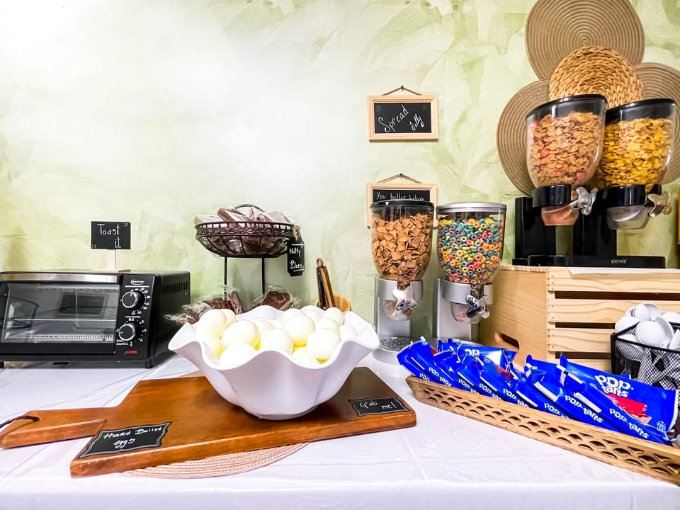 Free daily continental breakfast