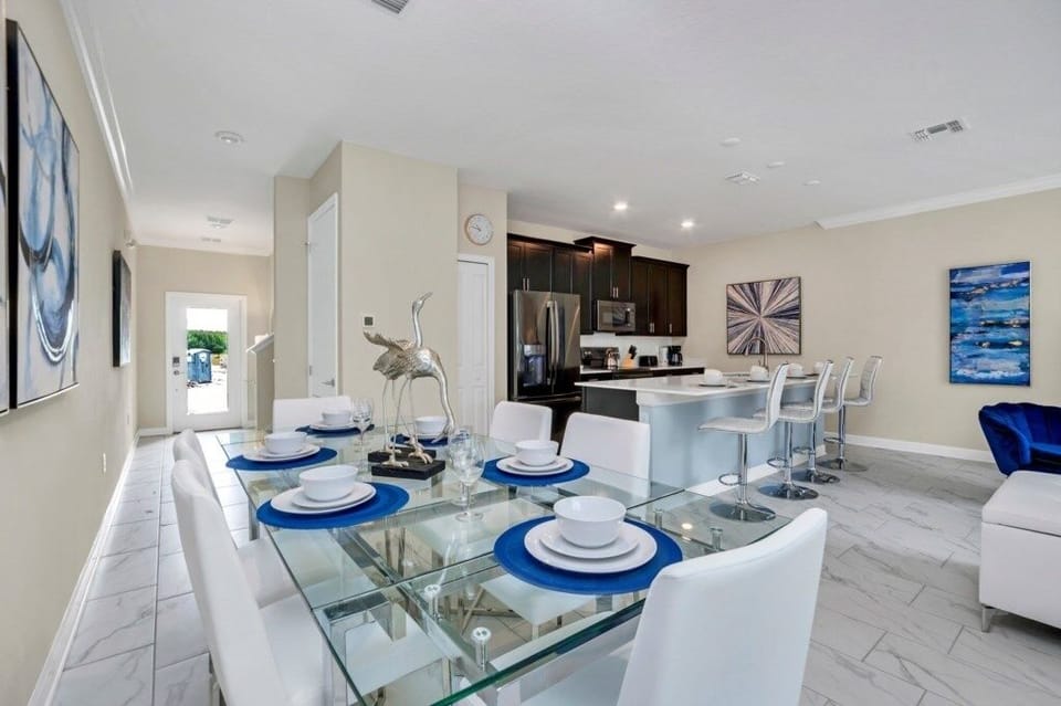 Townhome, 4 Bedrooms | In-room dining