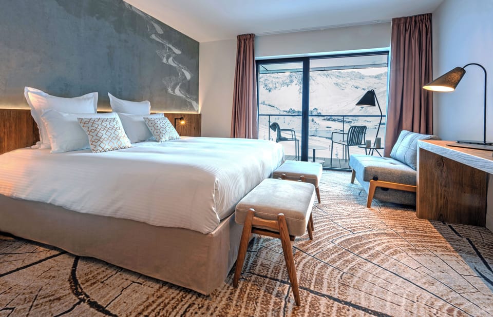 Premium bedding, minibar, in-room safe, blackout drapes