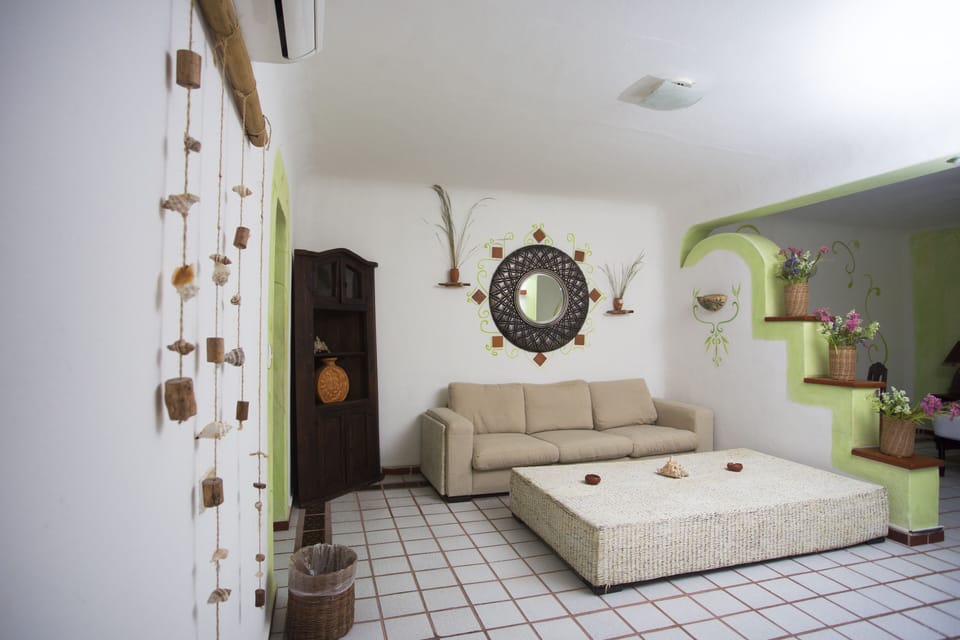 Suite, Superior Room, 1 King Size Bed, 1 to 2 people (Maximum 2 people) | Desk, bed sheets