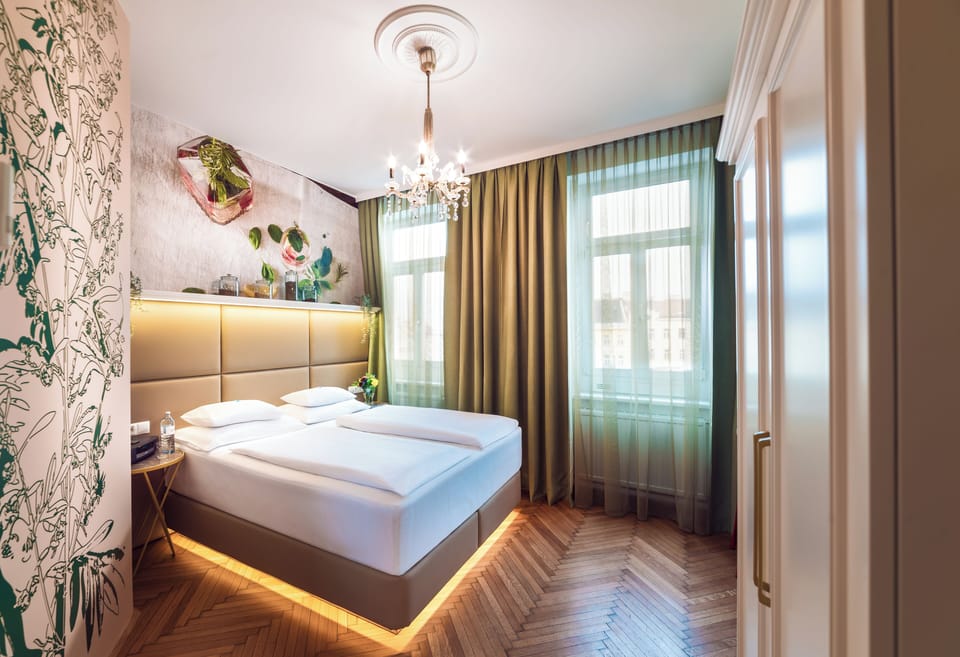 Comfort Double Room | Individually decorated, individually furnished, blackout drapes