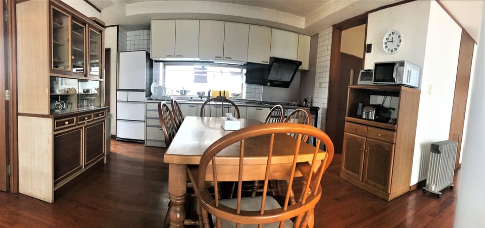 Family Apartment, Non Smoking | In-room dining