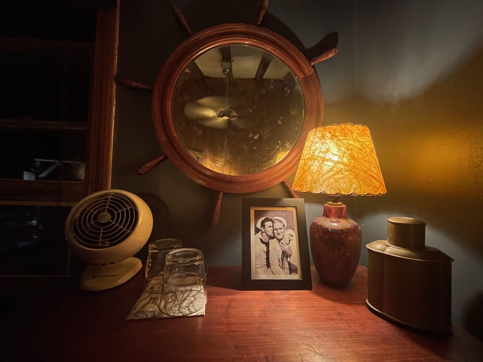 Men's 1 double bed, Shared Bathroom | Individually decorated, individually furnished, free WiFi, bed sheets