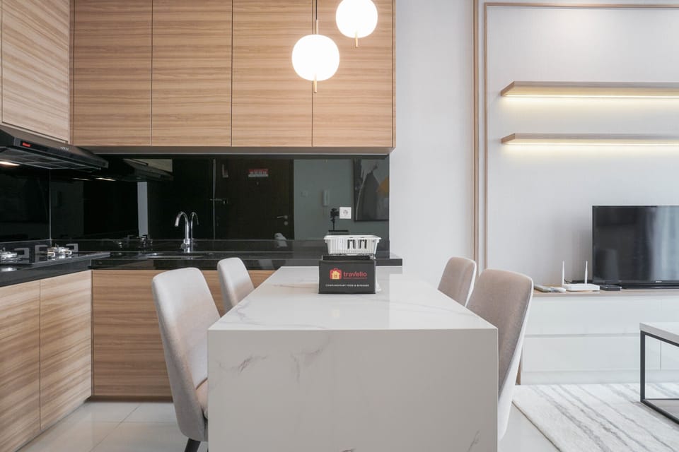 Room | Private kitchen | Fridge, stovetop, cookware/dishes/utensils