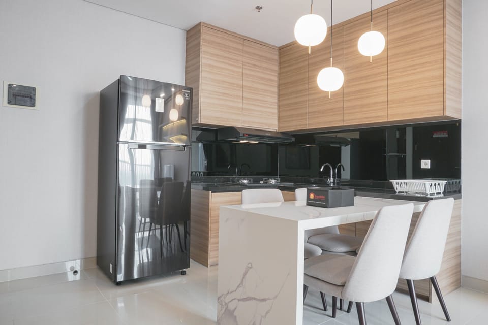 Room | Private kitchen | Fridge, stovetop, cookware/dishes/utensils