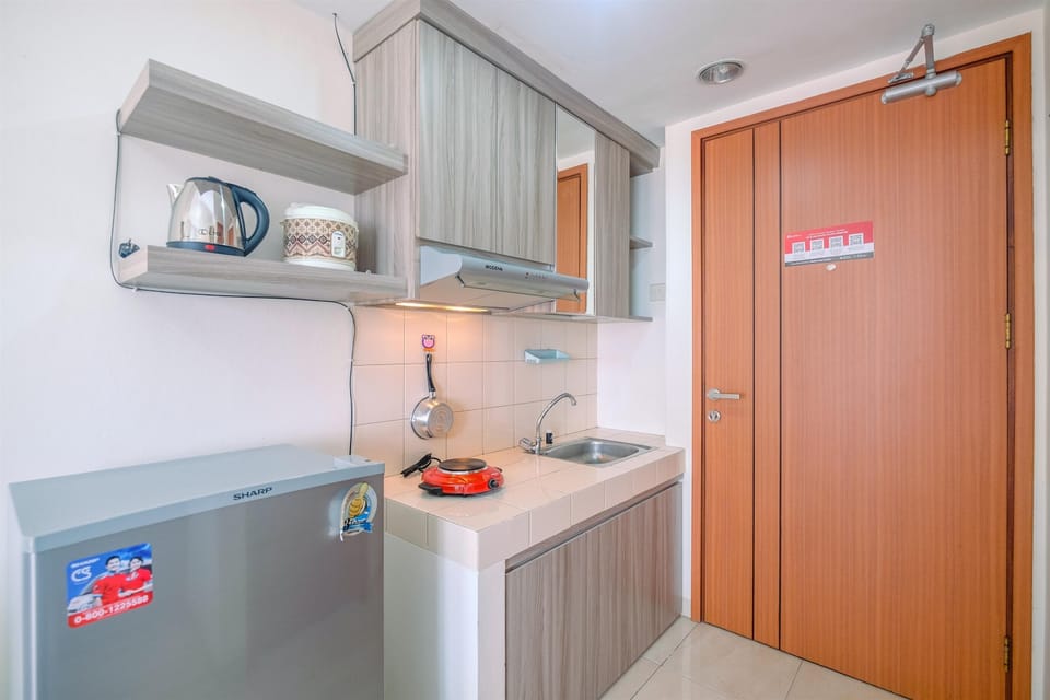 Room | Private kitchen | Fridge, stovetop, cookware/dishes/utensils