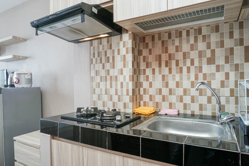 Room | Private kitchen | Fridge, stovetop, cookware/dishes/utensils